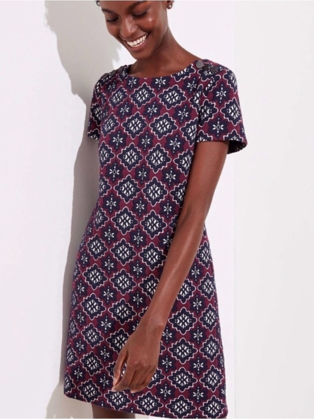 LOFT Women’s Quilted Medallion Shift Dress Burgundy Navy Size 2P